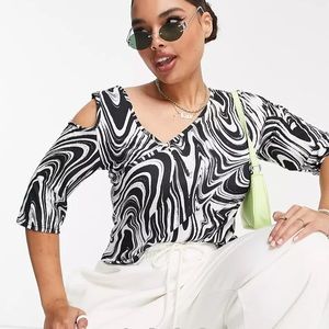 ASOS DESIGN Curve top with cut out in mono swirl print